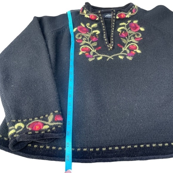 Icelandic Design Wool Blend 1/2 Zip Nordic Floral Design Sweater - Picture 9 of 16